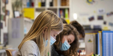 Massnahmengegner fürchteten, dass der Kanton über die Spucktests die Gesundheitsdaten ihrer Kinder sammle. Das Verwaltungsgericht liess sie aber alle abblitzen. (Archivbild)