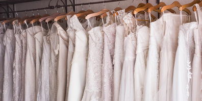 Ein Brautkleid wird für gewöhnlich nur einmal getragen und bleibt danach als gute Erinnerung im Schrank hängen.