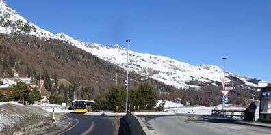 Der Kreisel Silvaplana Mitte ist der wichtigste Verkehrsknoten im Engadin. Jetzt wird er für 3,52 Millionen Franken saniert.