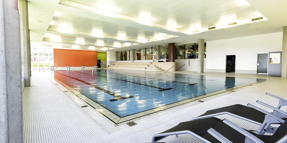 Das 43 Jahre alte Hallenbad soll saniert werden.