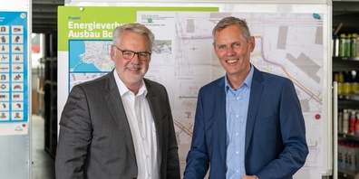 Der Jahresgewinn der EZL liegt mit CHF 4,5 Mio. leicht über dem Vorjahr. (Im Bild: Hansruedi Müller, l., und Ernst Uhler)