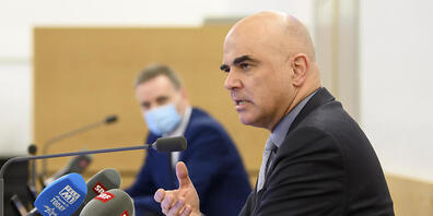 Bundesrat Alain Berset kündigte in Aarau weitere Lockerungen der Covid-19-Schutzmassnahmen an.