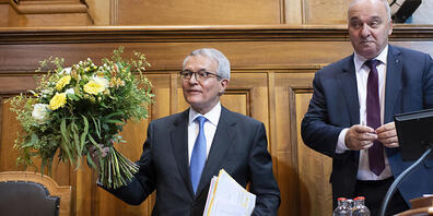 Der Alte und der Neue: im Vordergrund der neu gewählte Ständeratspräsident Thomas Hefti (FDP/GL), im Hintergrund der scheidende Präsident Alex Kuprecht (SVP/SZ).