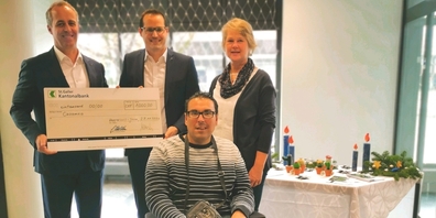 (v.l.n.r.) Sandro Walther, Niederlassungsleiter Rapperswil-Jona, David Eberle, Niederlassungsleiter Eschenbach, Stefan Ulrich, Bewohner Casamea und Angeliek Braaksma, Bereichsleiterin Casamea.