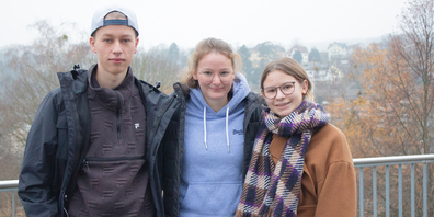 Drei von sechs Gründungsmitgliedern der Firma PETTASTIC: Emanuel Schärer, Deborah Jahn, Lilly Springweiler (v. l.).