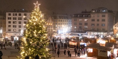 Freude über die Durchführung: Der Einsiedler Weihnachtsmarkt startete am Wochenende.