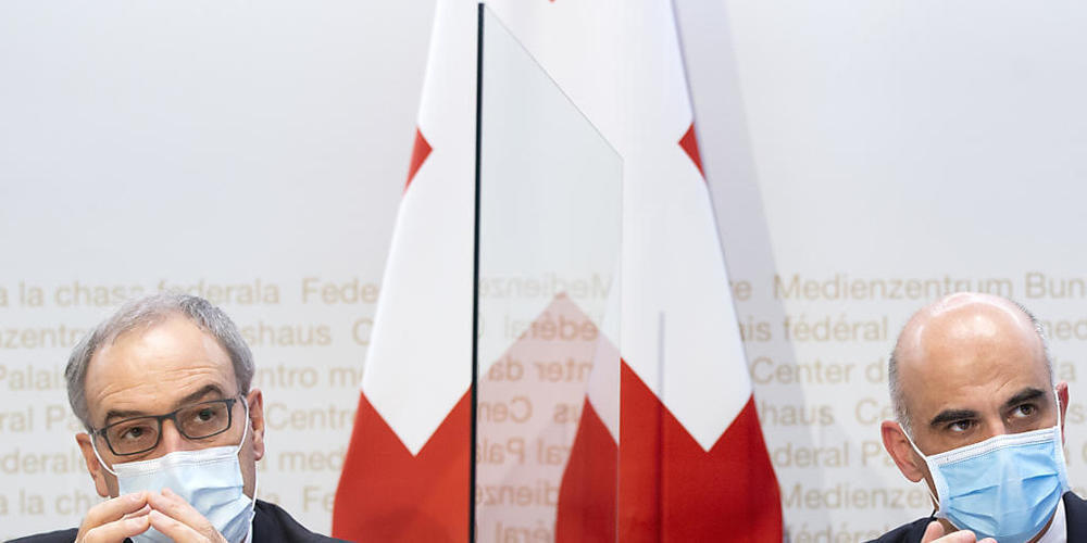 Die Fallzahlen steigen, die neue Corona-Variante namens Omikron bereitet zusätzliche Sorgen: Das hat den Bundesrat zum Handeln bewogen. 