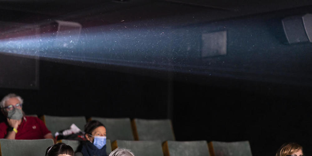 Die erweiterte Maskenpflicht in den Kantonen St. Gallen, Thurgau und beiden Appenzell gilt beispielsweise für Kinos. (Symbolbild)