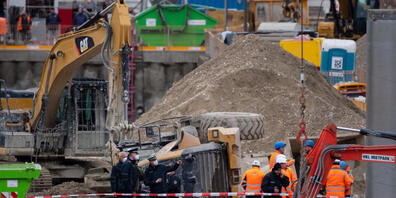 Bei der Explosion einer Fliegerbombe aus dem Zweiten Weltkrieg sind an der Bahnstrecke zum Hauptbahnhof in München mehrere Menschen verletzt worden. Foto: Sven Hoppe/dpa