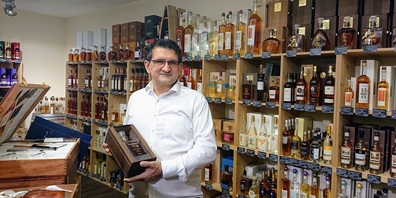 Geschäftsinhaber Alfonso Sarnelli: "Bei uns finden Sie Grappa aus allen Regionen Italiens."