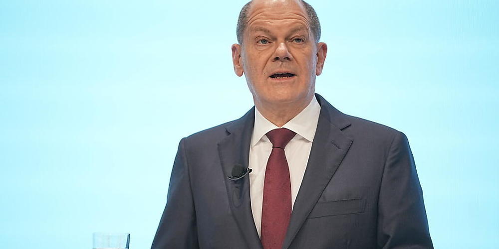 dpatopbilder - Olaf Scholz, SPD-Kanzlerkandidat und geschäftsführender Bundesfinanzminister, stellt auf einer Pressekonferenz den gemeinsamen Koalitionsvertrag der Ampel-Parteien von SPD, Bündnis 90/Die Grünen und FDP für die künftige Bundesregier...