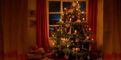 Am Anfang des 20. Jahrhunderts gehörten Adam und Eva sowie eine Schlange zum traditionellen Christbaumschmuck.