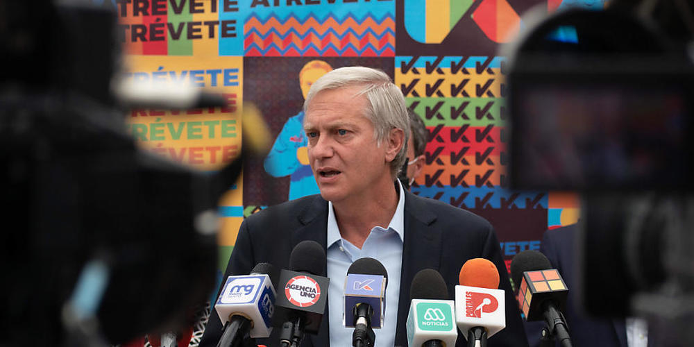 Jose Antonio Kast, ultrarechter Präsidentschaftskandidat in Chile, gibt eine Pressekonferenz in der Parteizentrale. Foto: Matias Basualdo/ZUMA Press Wire/dpa