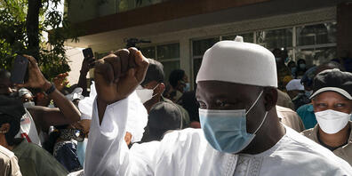 In Gambia hat Amtsinhaber Adama Barrow die jüngsten Präsidentschaftswahlen laut der Wahlkommission gewonnen. (Archivbild)
