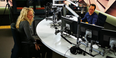 Amy Baserga während des Radio-Interviews mit Moderator Mario Torriani. 