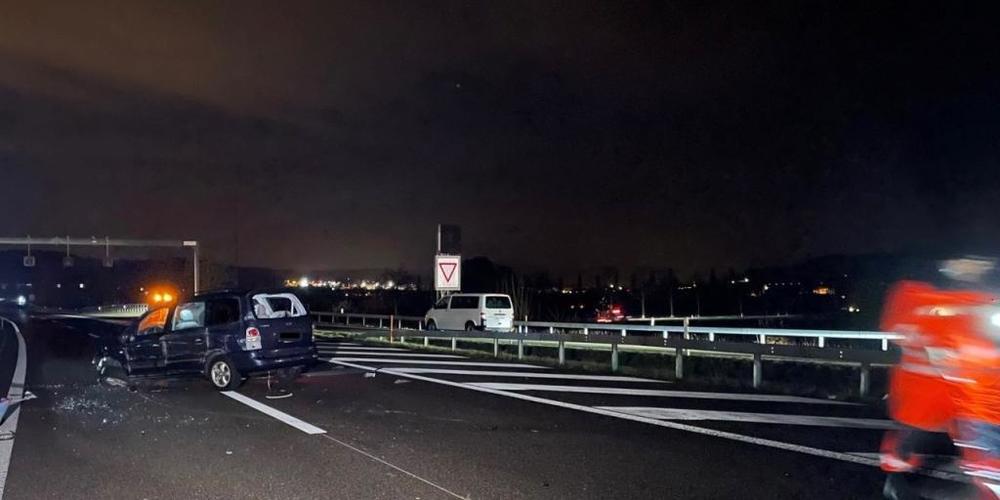 Der Unfall auf der A1 ereignete sich kurz vor 19.00 Uhr zwischen der Ein- und Ausfahrt Oberwinterthur ZH.