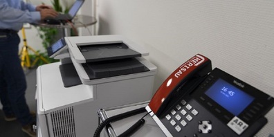Mit dem Notstrom können ein Nottelefon sowie speziell für den Fall eines Blackouts eingerichtete Informatikmittel betrieben werden. 