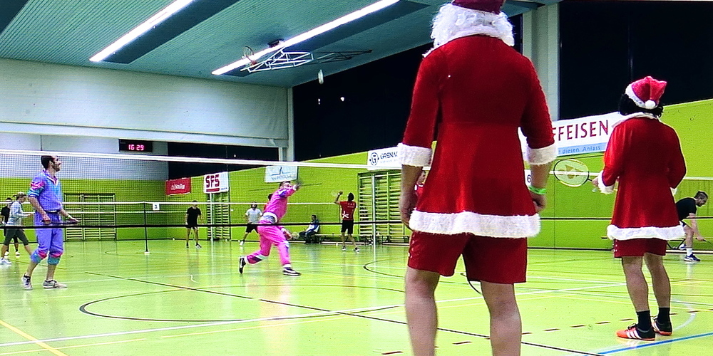 Auch der Samichlaus spielt Badminton