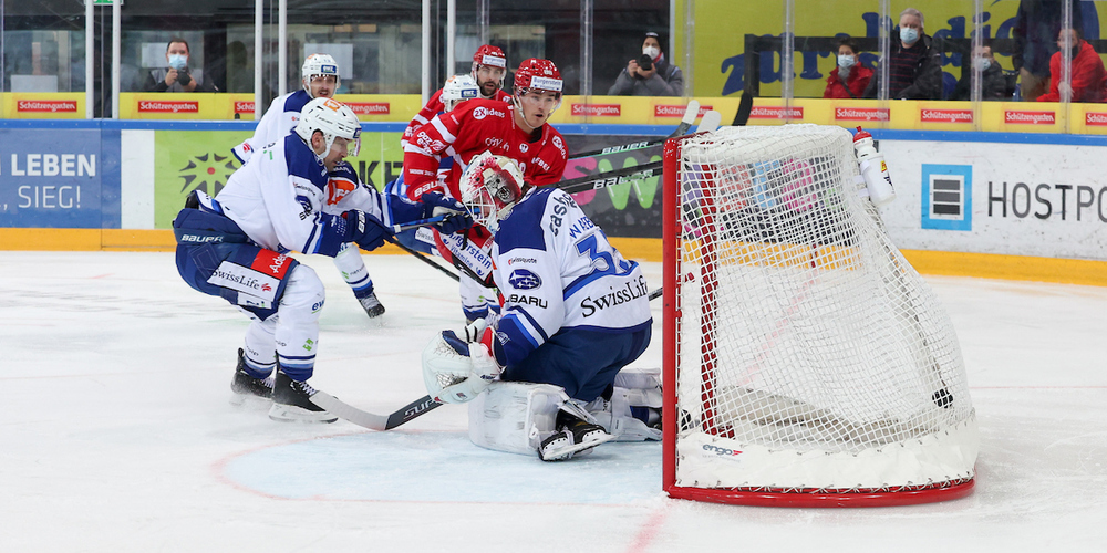 Yannick Brüschweiler trifft zum 1:0 für die SCRJ Lakers. Es folgen noch viele Tore mehr...