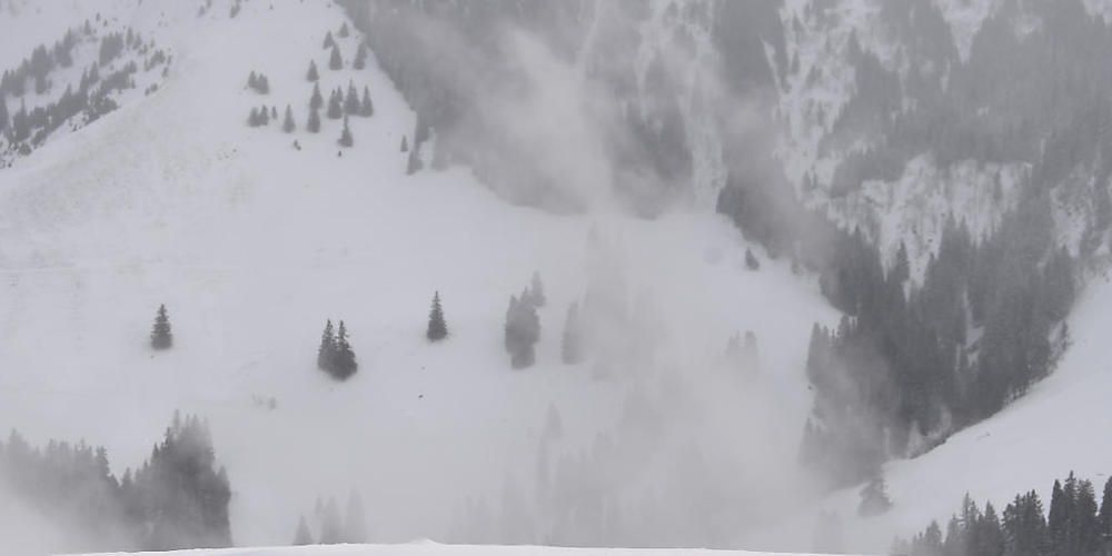 Viel Neuschnee in den Bergen. In einigen Gebieten des Wallis und des Kantons Graubünden ist die Lawinengefahr gross. (Archivbild)