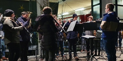 Die Musikgesellschaft Niederbüren erwärmt die Herzen der Konzertbesucherinnen und -besucher.