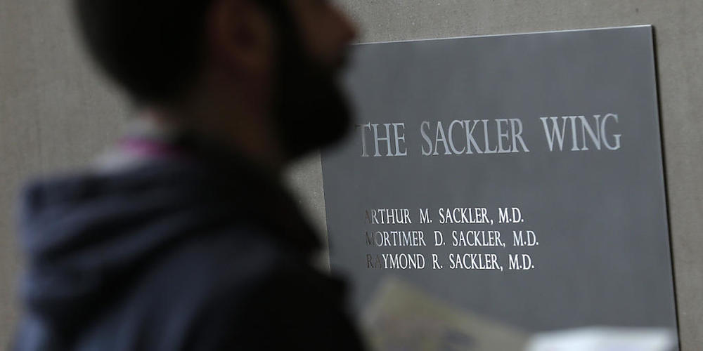 ARCHIV - Opioid-Krise: Der Name Sackler verschwindet aus dem Metropolitan Museum. Foto: Seth Wenig/AP/dpa