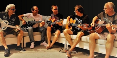 Die fünf Musiker der 2020 gegründeten Pergola Session Band: (v.l.n.r.) Urs, Romed, Knauri, Paul und Schnurrli.