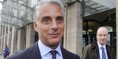 Er hat einen Sieg errungen: Andrea Orcel. Die spanische Bank Santander muss dem ehemaligen UBS-Manager eine Entschädigung zahlen, weil sie ihn als Konzernchef fallen liess, nachdem sich die beiden Parteien nicht auf einen Lohn hatten einigen könne...