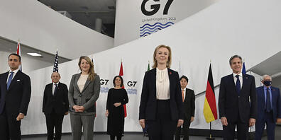 Die Außenminister der G7-Staaten posieren für ein Gruppenfoto im Museum of Liverpool. Foto: Paul Ellis/AFP Pool/AP/dpa