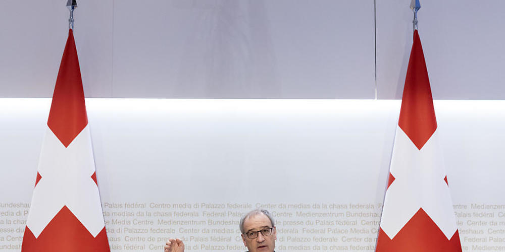 Bundespräsident Guy Parmelin: "Wer sich partout nicht impfen lassen will, wird sich mit dem Coronavirus anstecken". (Archivbild)