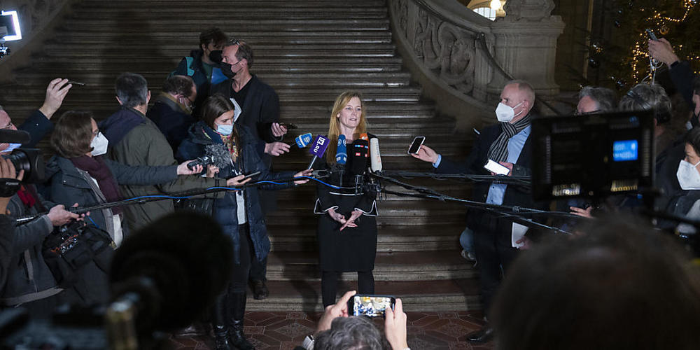 dpatopbilder - Mehr als zwei Jahre nach den tödlichen Schüssen auf einen Georgier tschetschenischer Abstammung mitten in Berlin ist ein 56-jähriger Russe zu lebenslanger Haft verurteilt worden. Foto: Christophe Gateau/dpa