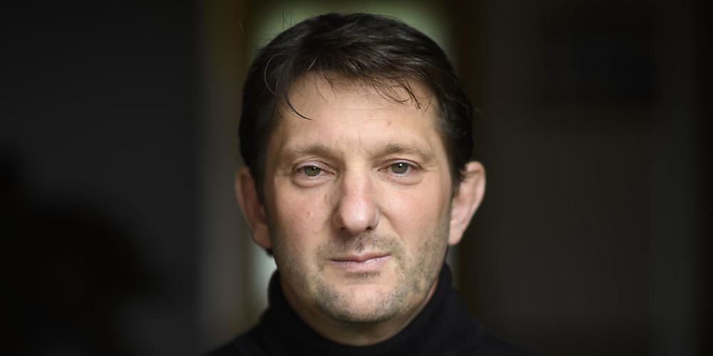 Nach einem Einsatz im Eheschutzverfahren von Baukartell-Whistleblower Adam Quadroni (Foto) soll der angeklagte Polizist entlastende Informationen unterschlagen haben. (Archivbild)