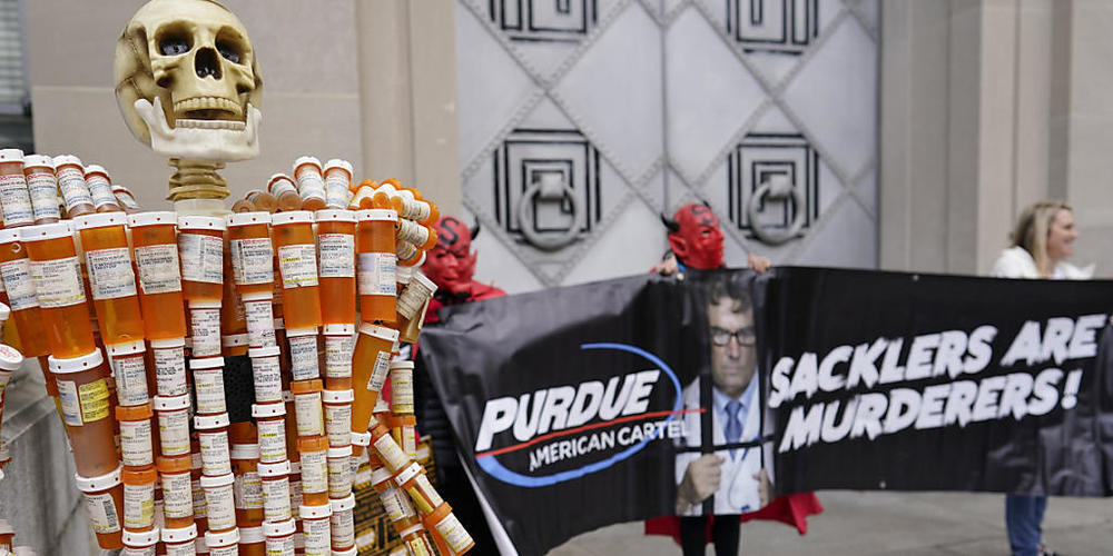 Purdue und der Eigentümerfamilie Sackler wird vorgeworfen, Schmerzmittel unter Verschleierung der Suchtgefahren aggressiv vermarktet zu haben. (Archivbild)