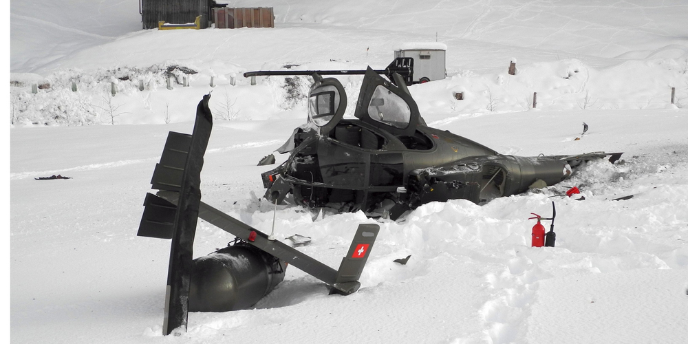 Der Helikopterpilot erlitt leichtere Verletzungen.