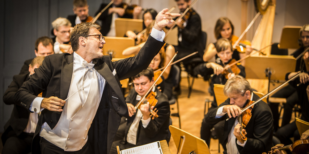 Modestas Pitrenas leitet seit 2018 das Sinfonieorchester St.Gallen.
