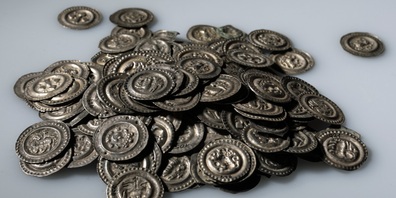 Silbermünzen aus dem Schatzfund von Eschikofen. 