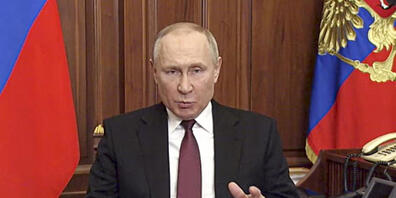 Dieses Standbild, das aus einem vom Pressedienst des russischen Präsidenten veröffentlichten Video zur Verfügung gestellt wird, zeigt Wladimir Putin, Präsident von Russland, der sich an die Nation wendet. Foto: Uncredited/Russian Presidential Pres...