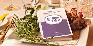 Neue Restaurants kennenlernen mit dem «Dinner for two»-Genussbüchlein 2022  und dabei 14 Mal einen Hauptgang kostenlos geniessen.