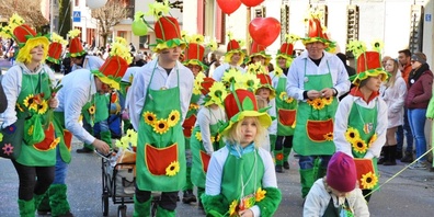 Über 40 Gruppen sorgten in Benken bei schönstem Frühlingswetter für Feststimmung.