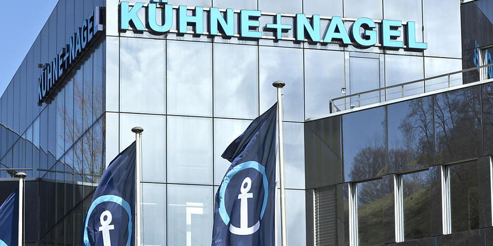 Kühne+Nagel hat mit seinem Umsatz 2021 das Vor-Corona-Niveau bei weitem übertroffen.
