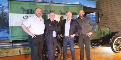 Gemeinsam stark für den Schwingsport (v.l.): Hansruedi Hauser (Präsident Trägerverein), Jörg Blunschi (Geschäftsleiter Genossenschaft Migros Zürich), Martin Koch (Leiter Sponsoring Migros-Genossenschafts-Bund) und Jakob Kamm (OK-Präsident ESAF 2025 Glarnerland+).