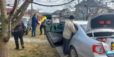 Hilfsgüter für die Flüchtlinge in Berekfürdö in Ostungarn.