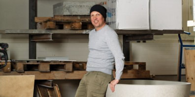 Auf den Spuren von Steve Jobs: Die erste Badewanne aus Beton stellte Andy Keel zusammen mit einem Kollegen in einer Garage her.