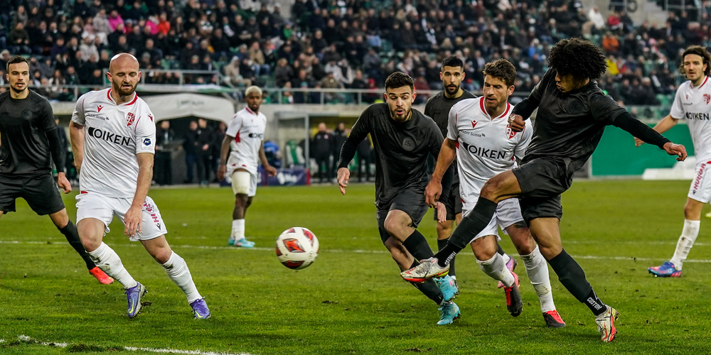In der Schlussphase verschiesst Toma noch einen Foulpenalty.