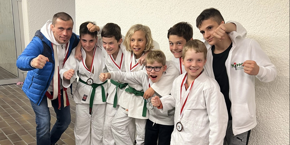 Glückliche Gesichter am Ende des Tages mit Trainer Marco Peter.