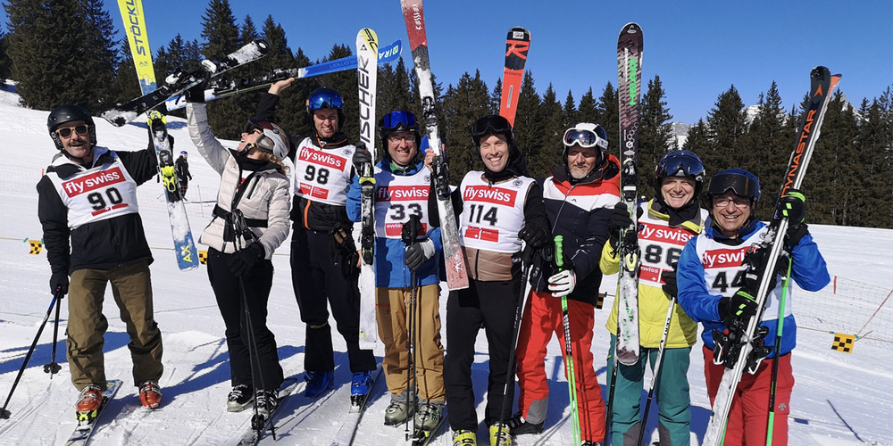 Mit Heimvorteil am Start: Die St. Galler Delegation am Ostschweizer Parlamentarier-Skirennen am Flumserberg.