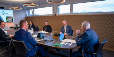 (v.l.n.r.) David Rusch, OBT AG – Markus Näf, CFO EZL - Manuela Küng-Studach, Notarin - Dr. Stefan Müller, unabhängiger Stimmrechtsvertreter – Ernst Uhler, CEO EZL – Hansruedi Müller, VR-Präsident