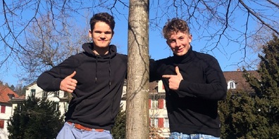 Tobias Lippuner (links) und Leonhard Kick wollen 100 gefährdete Baumsorten pflanzen.