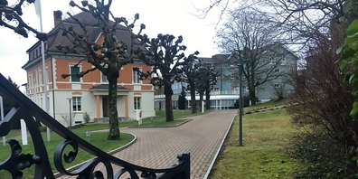 Das leerstehende Altersheim Rosenau in Kirchberg soll vorübergehend Flüchtlingen helfen, Ruhe zu finden.