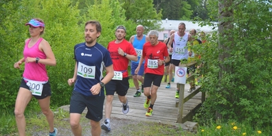 Der RunningDay Eschenbach bietet abwechslungsreiche Laufstrecken über Wald- und Feldwege mit Panoramablick.